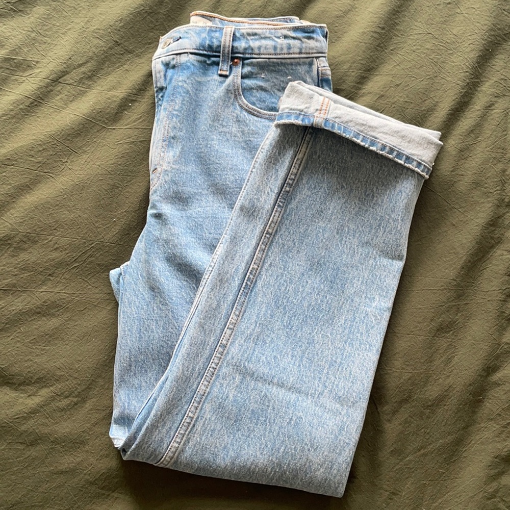 Abercrombie & Fitch The 90’s Straight Ultra High Rise